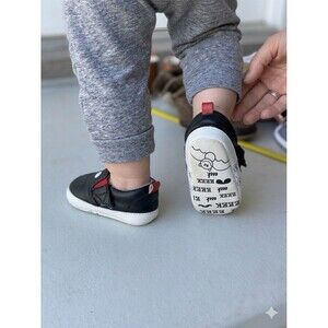 Rosie Pope Baby Bat Slip-On Crib Shoes 3-6 Months Black Red